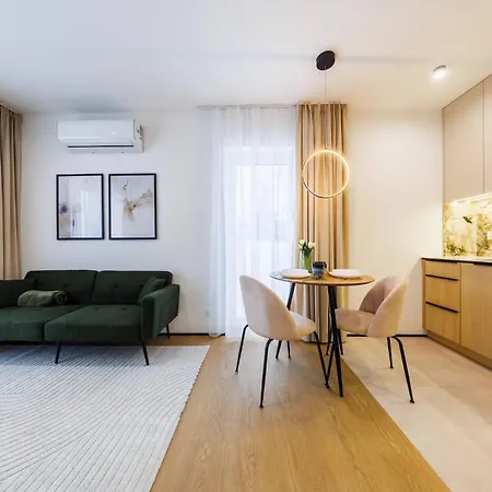 Apartment M2 Aura With Ac, Free Parking By Staynest Rzeszow