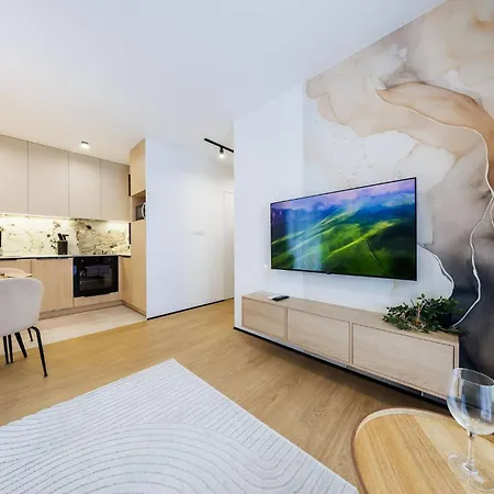 M2 Aura With Ac, Free Parking By Staynest *