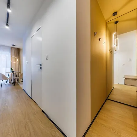 Apartment M2 Aura With Ac, Free Parking By Staynest Rzeszow